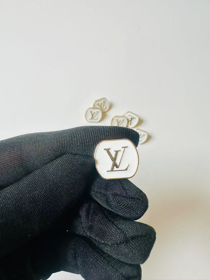 1 PC 18MM LV Handicraft Button Metal Material For Apparel(White)