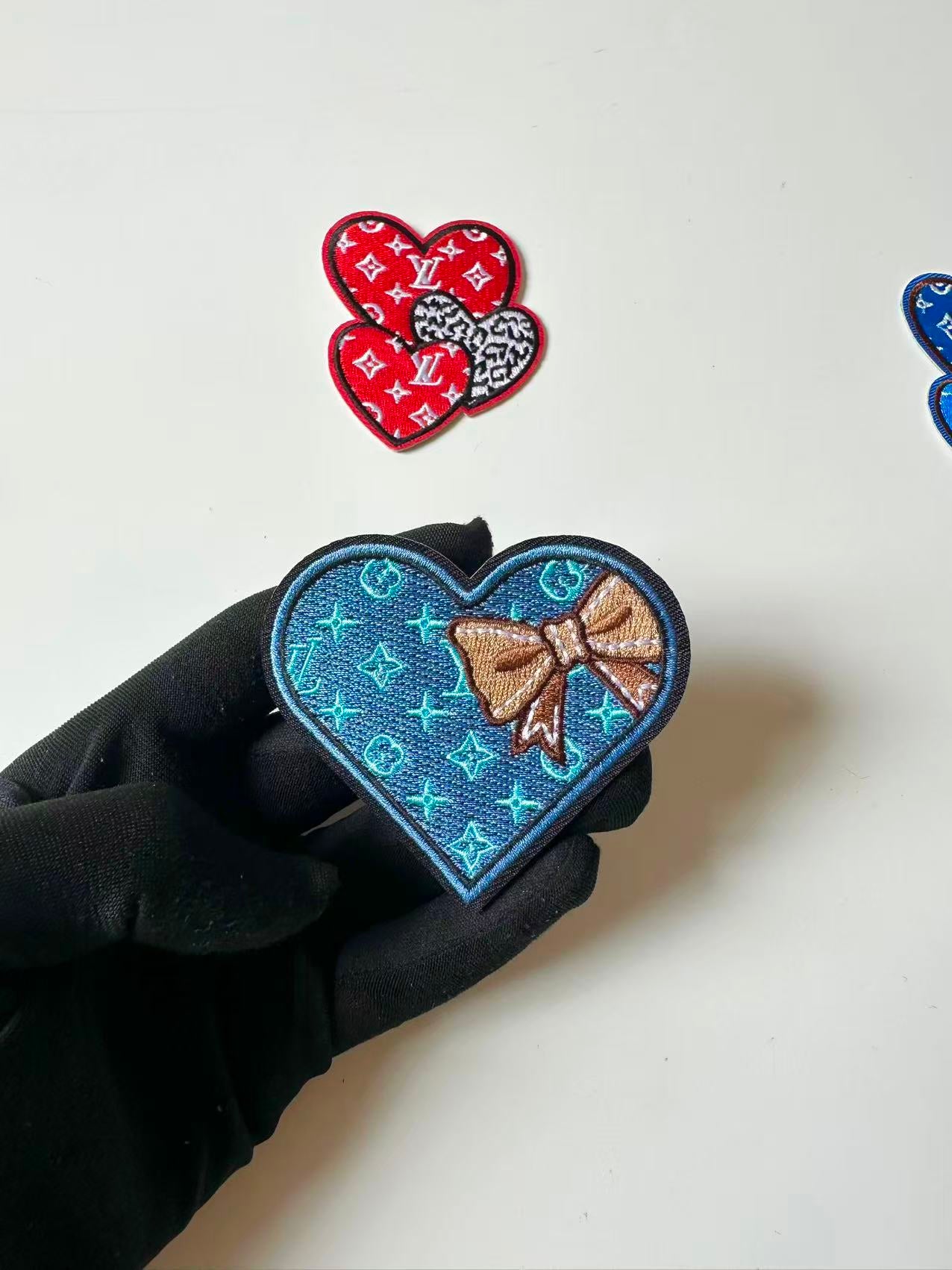 Craft Embroidery LV Love Jacquard Patches For Customized Apparel